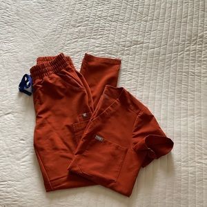 Figs High Waisted Yola scrub pants & Catarina one pocket scrub